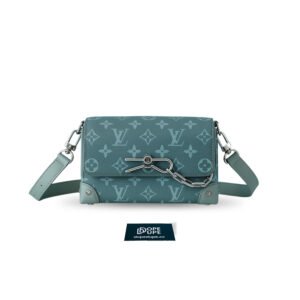 Steamer Wearable Wallet Monogram Gradient Canvas - Khaki Green