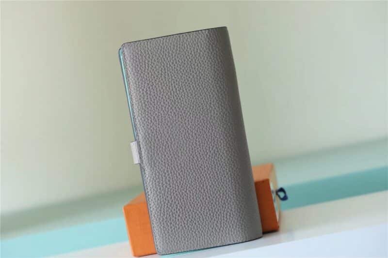 Vertical Capucines Compact Wallet Taurillon - Beige Blue - Image 4