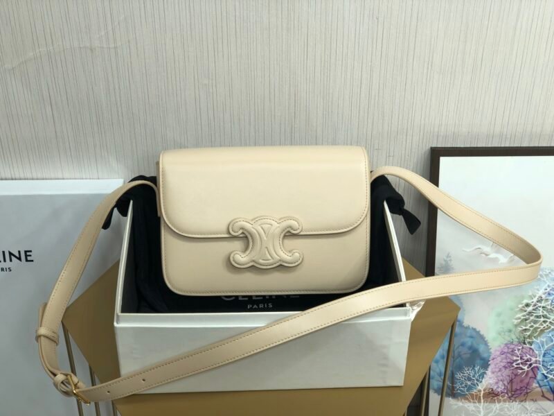 Medium Classique Triomphe Bag in Shiny Calfskin - Trench (1)