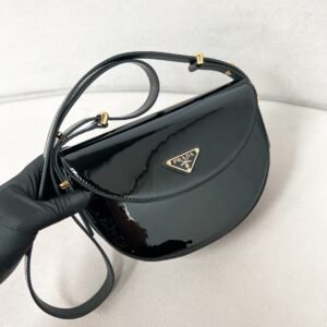 Small Shoulder Bag in Patent Leather