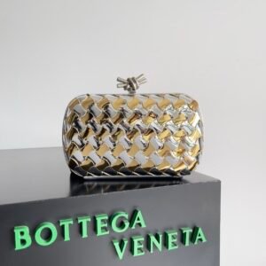 Clutch Knot in Intrecciato Metallic Leather - Silver Gold