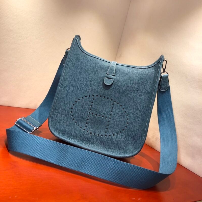 Evelyne PM Taurillon Clemence - Blue Jean (1)